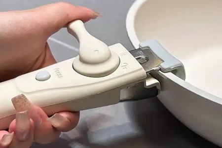 調理器具ハンドルのオーバーモールディング：滑り止め・耐高温